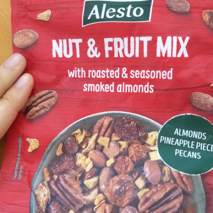 photo of Alesto Nut & fruit mix red shared by @carlakaralis on  09 Apr 2022 - review