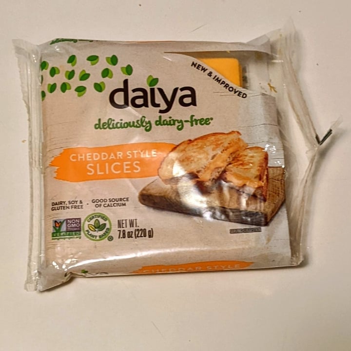 photo of Daiya Cheddar Flavour Slices shared by @zthra on  17 Aug 2022 - review