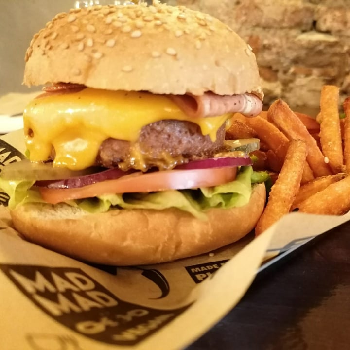 photo of Mad Mad Vegan Double cheese vacon shared by @rociobuciegas on  21 Jul 2020 - review