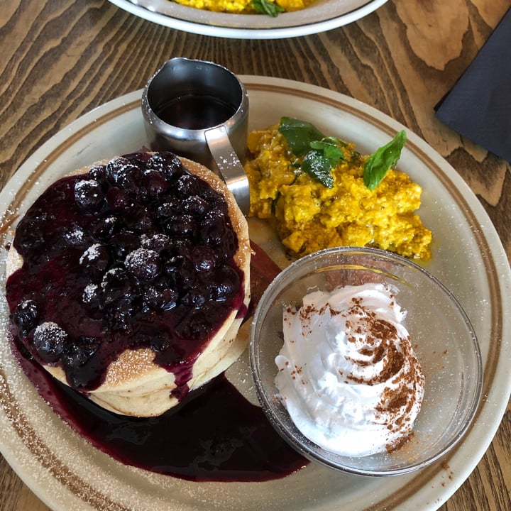 photo of Nowhere Man Vegan All American Pancakes shared by @earthlinglucy on  24 Oct 2020 - review