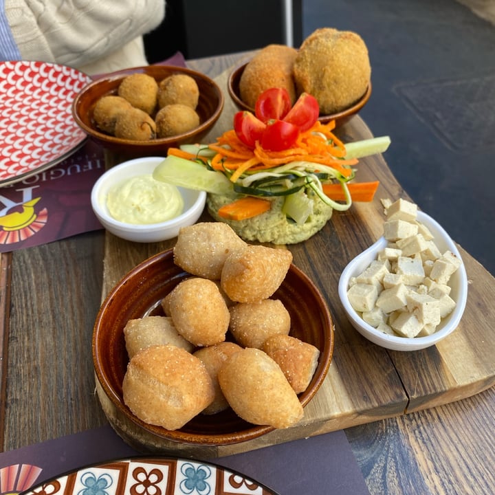 photo of Rifugio Romano ANTIPASTO DEL RIFUGIO VEGAN shared by @lindabordacchini on  24 Feb 2022 - review