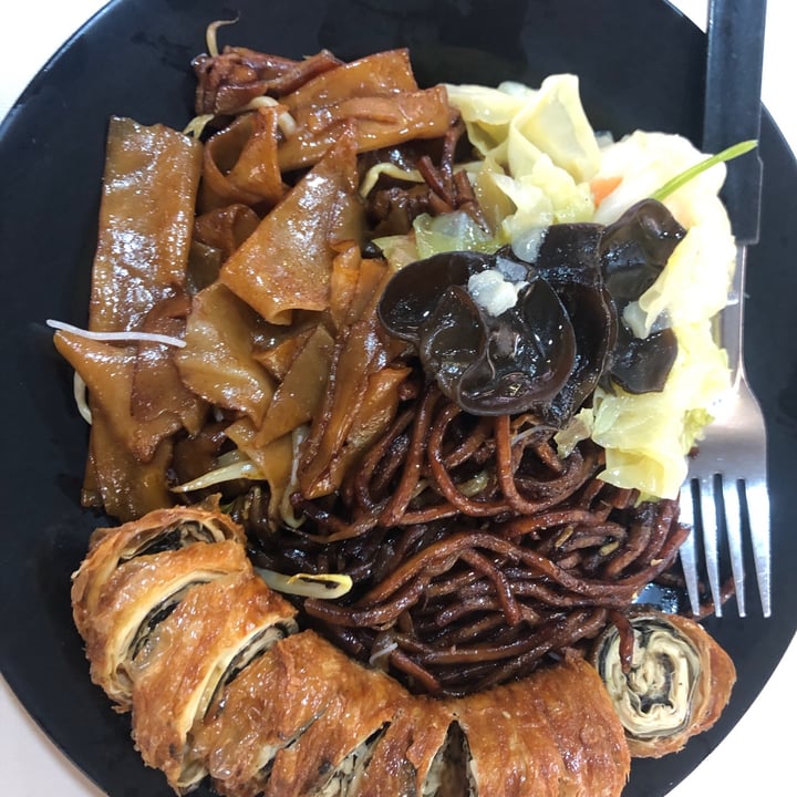 photo of Chee Wei Vegetarian Black sauce noodles shared by @gwynethteo on  08 Nov 2020 - review