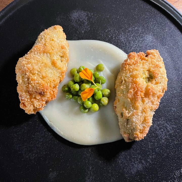 review photo of Officina Verde - Ristorante e Bottega Vegana fiori di zucca ripieni shared by @vittoriazanoni on 28 Aug 2022 - review