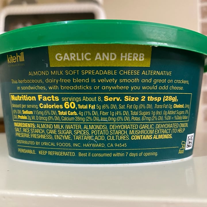 photo of Kite Hill Soft Spreadable Cheese - Garlic & Herb shared by @yarilovezzucchini on  08 Oct 2022 - review