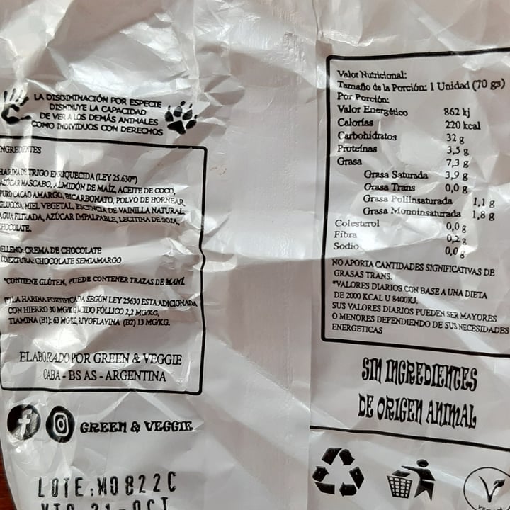 review photo of Green & Veggie Alfajor Vegano relleno de Chocolate shared by @gabrgarcia on 26 Sep 2022 - review