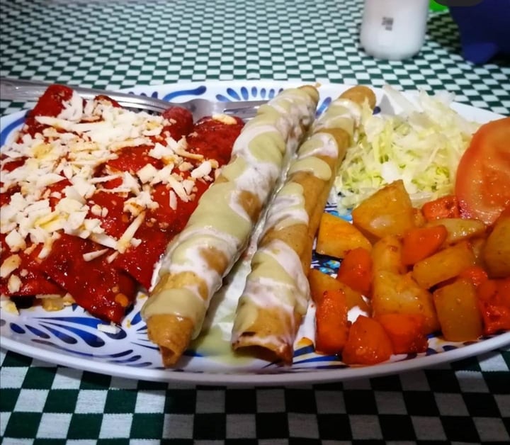 review photo of Frijol Vegano - Centro Monterrey Antojitos Mexicanos shared by @laurys on 02 Mar 2020 - review