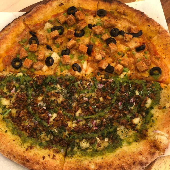 photo of Marcello's plant based pizza Non Meat Lovers y Chick’n Run shared by @palomaiturrizar on  17 Jan 2022 - review