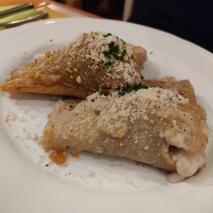 photo of Osteria Veggente Crespelle funghi e tartufo shared by @lauranguis on  04 Dec 2022 - review