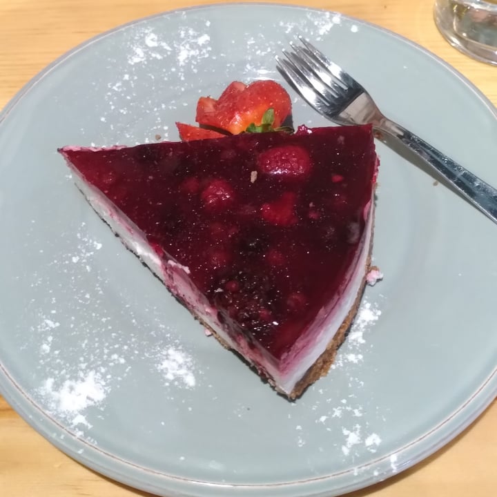photo of Kind Kitchen Red Fruit Cheesecake shared by @dukesilver on  05 Jul 2020 - review