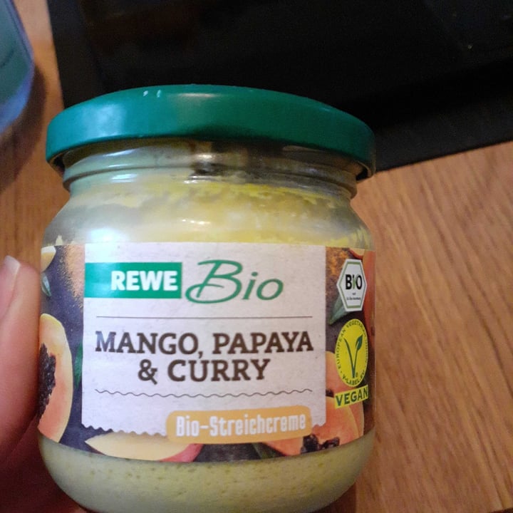 photo of Rewe Bio Bio-Streichcreme Mango, Papaya Curry shared by @beatedeutschendorff on  12 Jul 2021 - review