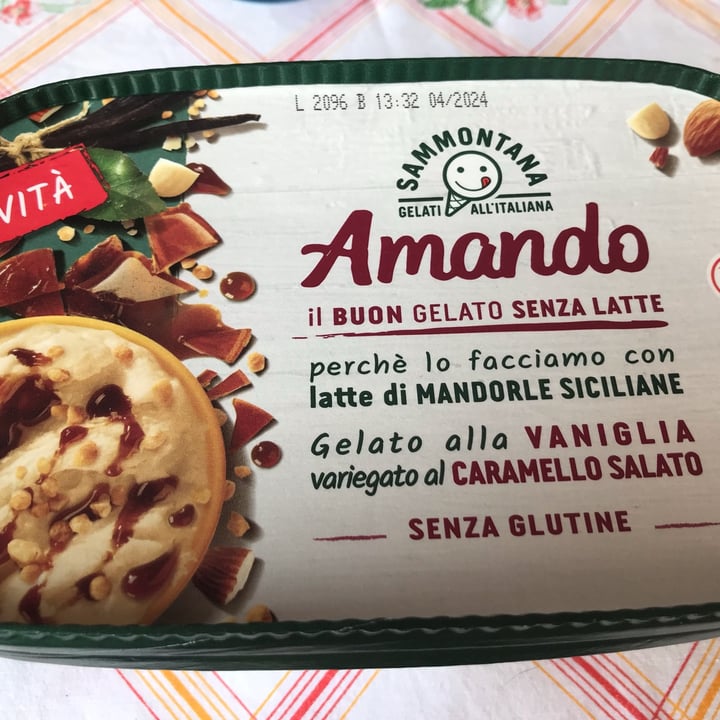 photo of Sammontana gelato vaniglia caramello salato shared by @maravegrun on  08 Sep 2022 - review