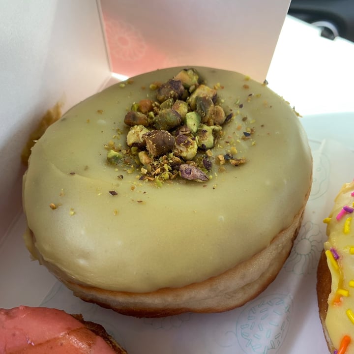 photo of Crave Doughnuts Chocolate Pistachio shared by @seitanjunkie on  21 Aug 2021 - review