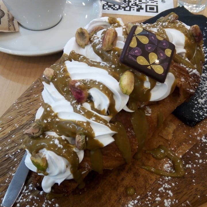 photo of Efrem - Gourmet Boutique and Finest Bar Cornetto Bomb Pistacchio shared by @crim on  27 Nov 2021 - review