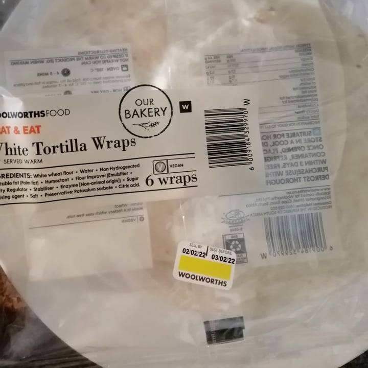 photo of Woolworths Food White tortilla wraps shared by @nicoledupreez on  31 Jan 2022 - review