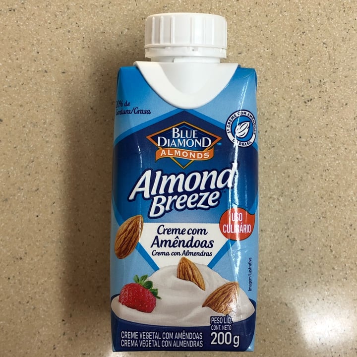 review photo of Blue Diamond Creme De Amêndoas shared by @larissaamalouise on 05 May 2022 - review