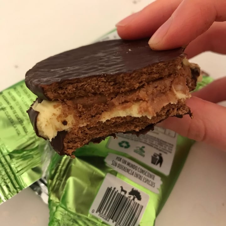 review photo of Un Rincón Vegano Alfajor Banana Split shared by @alegibert on 24 Jul 2021 - review
