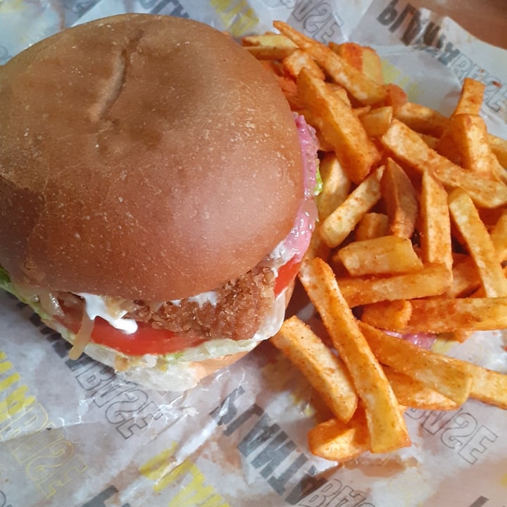 photo of Kitchenita Argentina Burguer chese shared by @juantoniolo on  14 Mar 2021 - review