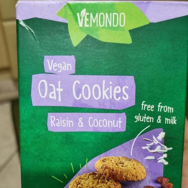 review photo of Vemondo Vegan Oat Cookies Raisin & Coconut shared by @chilicontofu on 24 Jan 2022 - review