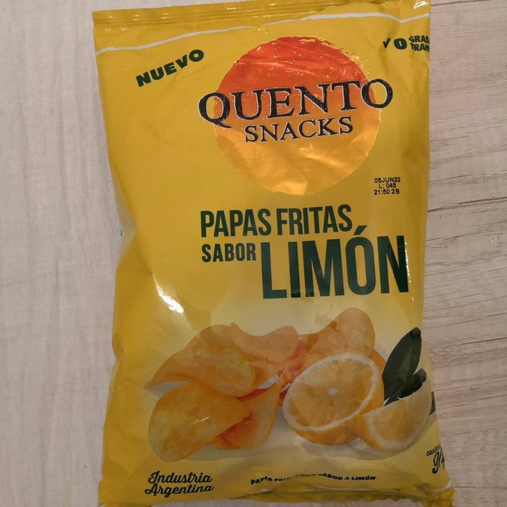 photo of Quento Snacks Papas fritas sabor LIMÓN shared by @vivegan on  09 Mar 2022 - review