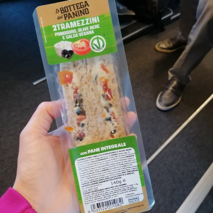 review photo of to.market Monza Stazione FS 2 Tramezzini Pomodoro, Olive Nere E Salsa Vegana shared by @rosdy on 30 Jun 2022 - review