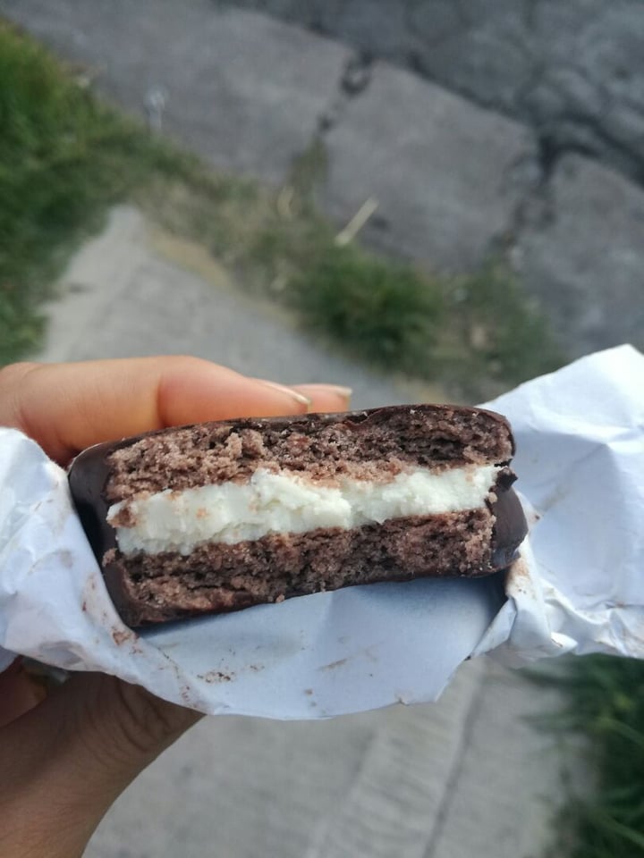 photo of Green & Veggie Alfajor Vegano relleno de Tiramisú shared by @caluu on  31 Jan 2020 - review