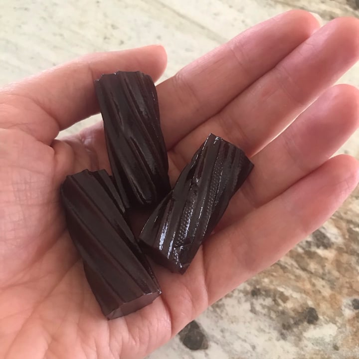 photo of Wiley Wallaby Blueberry Pomegranate Licorice shared by @dianna on  01 Jun 2020 - review