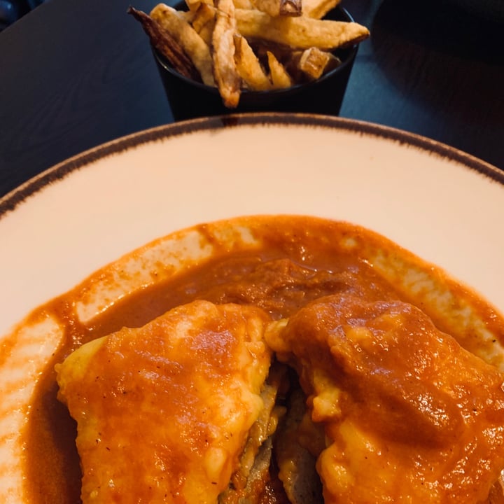 photo of Kong - Food Made With Compassion Francesinha shared by @ariiianna on  14 Apr 2022 - review
