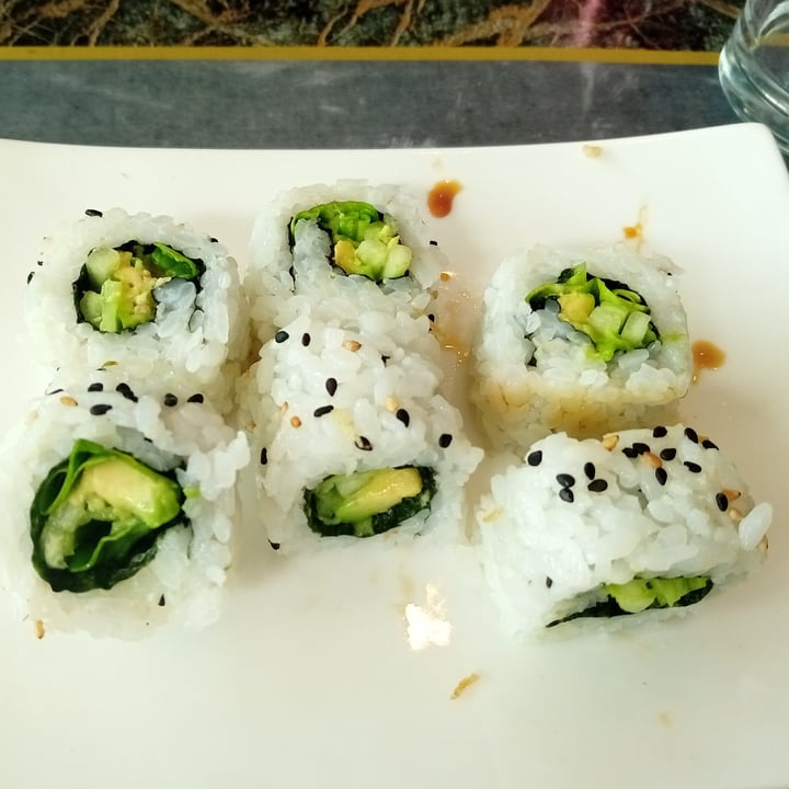 review photo of GoSushi Montramito Viareggio Cucina Giapponese e Cinese a Massarosa con Take Away e All You Can Eat Uramaki Avocado E Cetriolo shared by @laleviareggio on 01 May 2022 - review