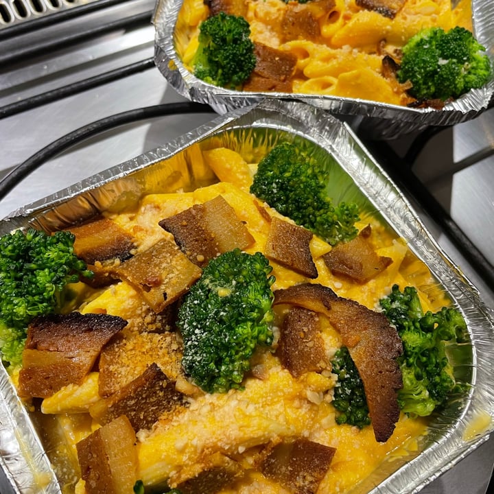 photo of Kaylees market Vegan Mac + Cheese shared by @sarahjeggle on  21 Sep 2021 - review