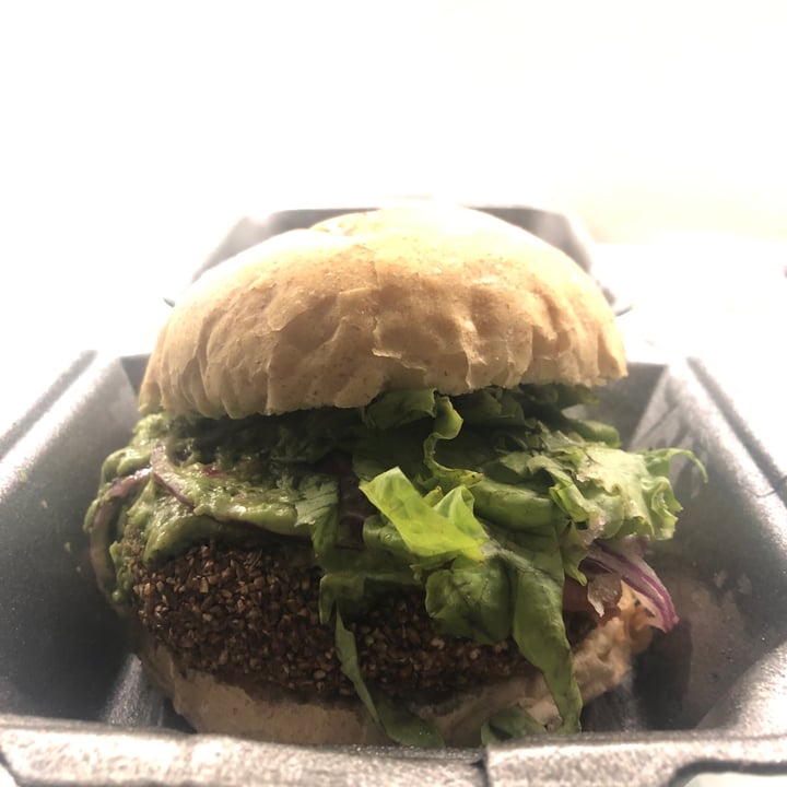 photo of Hey Joe Food 'n' Bar hamburguer de falafel vegano shared by @paulaliro on  03 Nov 2022 - review