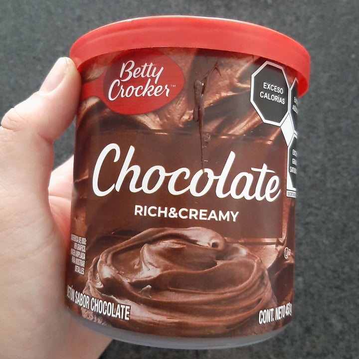 photo of Betty Crocker Chocolate rich & creamy shared by @camilapardo on  10 Dec 2021 - review