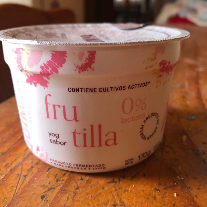 photo of Quimya Yogur sabor Frutilla shared by @soffveggie on  08 Nov 2021 - review