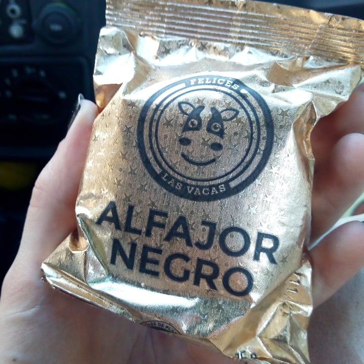 review photo of Felices Las Vacas Alfajor Negro shared by @ludigiovanni on 20 Oct 2021 - review