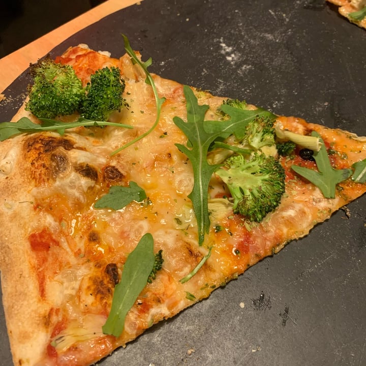 photo of Pizzeria Trozo Pizza Vegana shared by @helenpfuertes on  17 Jan 2022 - review