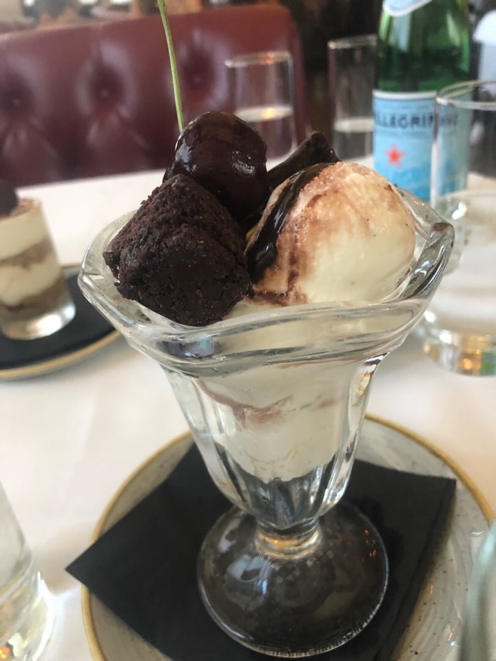 photo of Crossroads Kitchen Brownie Sunday shared by @s1224 on  09 Aug 2019 - review