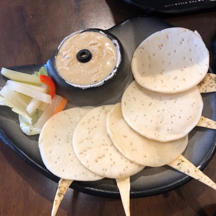 photo of Tea Villa Cafe Singapore Hummus platter shared by @meltingpotatoes on  31 Dec 2020 - review