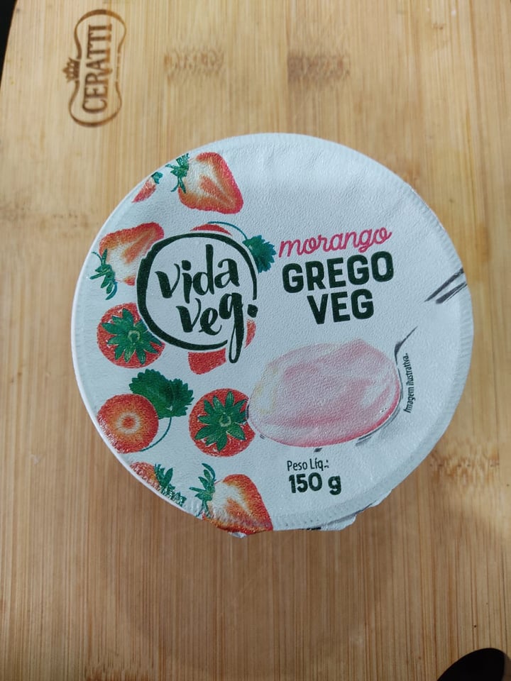 photo of Vida Veg iogurte grego de morango shared by @giolenzi on  01 Sep 2022 - review