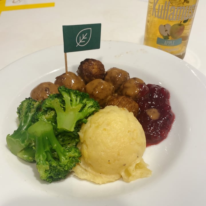 photo of IKEA Tampines Plant Balls shared by @carboholic on  03 Oct 2021 - review