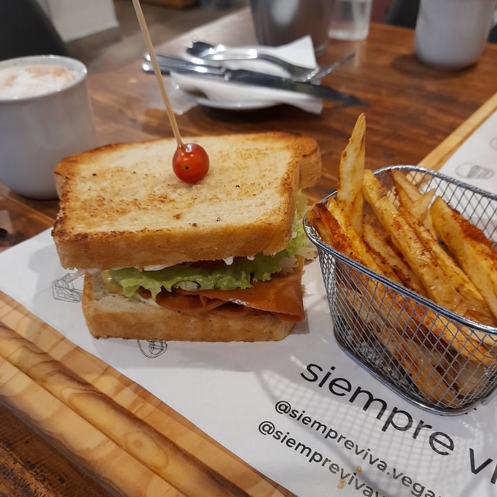 photo of Siempre viva Club sándwich shared by @omar0505 on  24 Dec 2021 - review