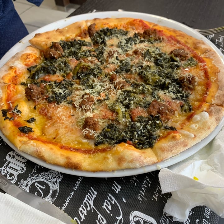 photo of Trinacria Pizzeria pizza salsiccia e friarielli shared by @lorella67 on  16 Oct 2022 - review