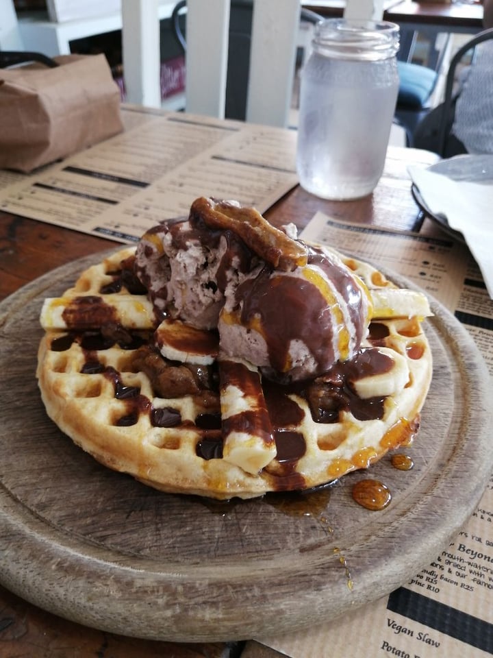 photo of Oh My Soul Cafe Banana And Chocolate Nice Cream Waffle shared by @veronicaclare on  10 Nov 2019 - review