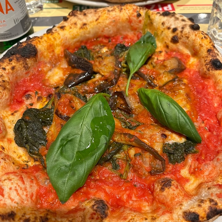 review photo of Pizza Garage Como pizza shared by @valemil on 26 May 2022 - review