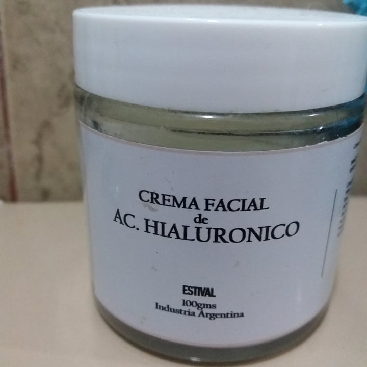 photo of Estival Crema de Ac Hialuronico. shared by @leonela11 on  04 Aug 2022 - review