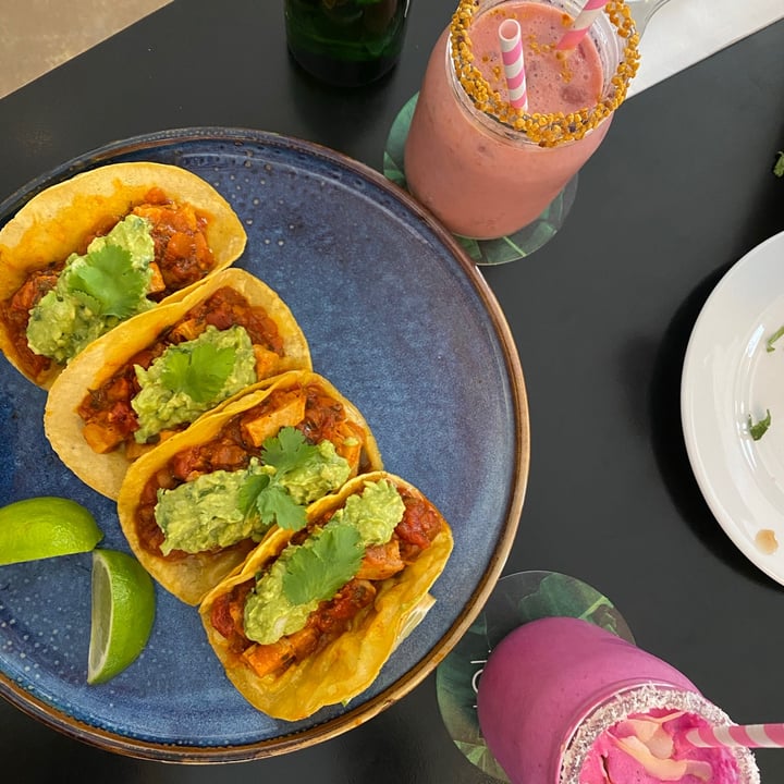 review photo of Trópico Tacos de heura shared by @dmonteys on 12 Apr 2021 - review