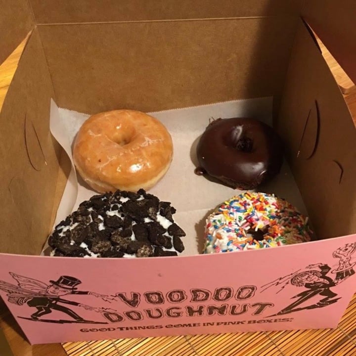photo of Voodoo Doughnut Oreo Cookie Donut shared by @allhess on  06 May 2020 - review
