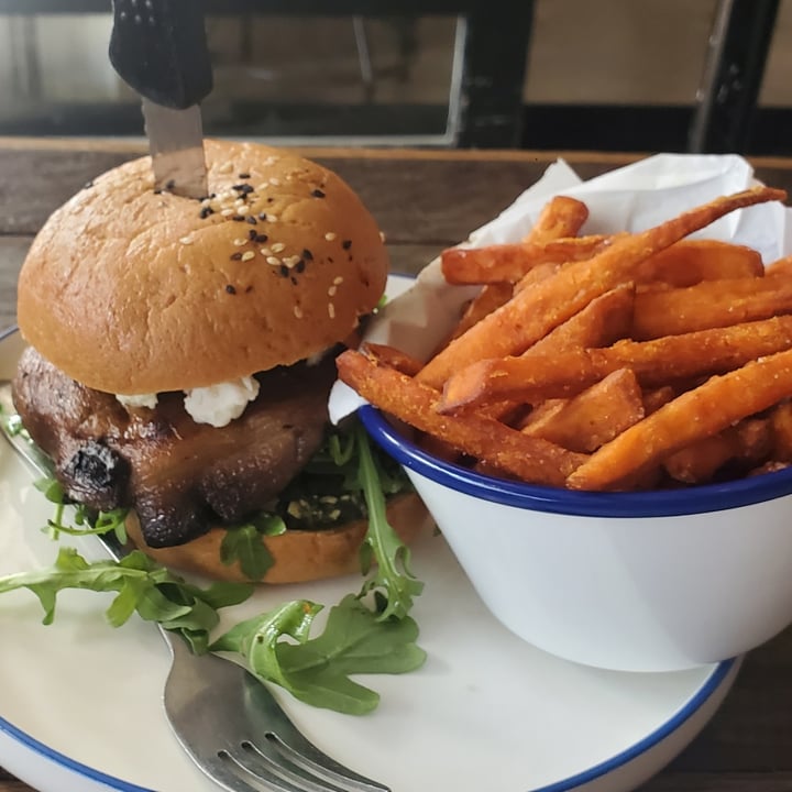 review photo of Soul Burger Mushroom burger shared by @naturesfood on 07 Sep 2022 - review