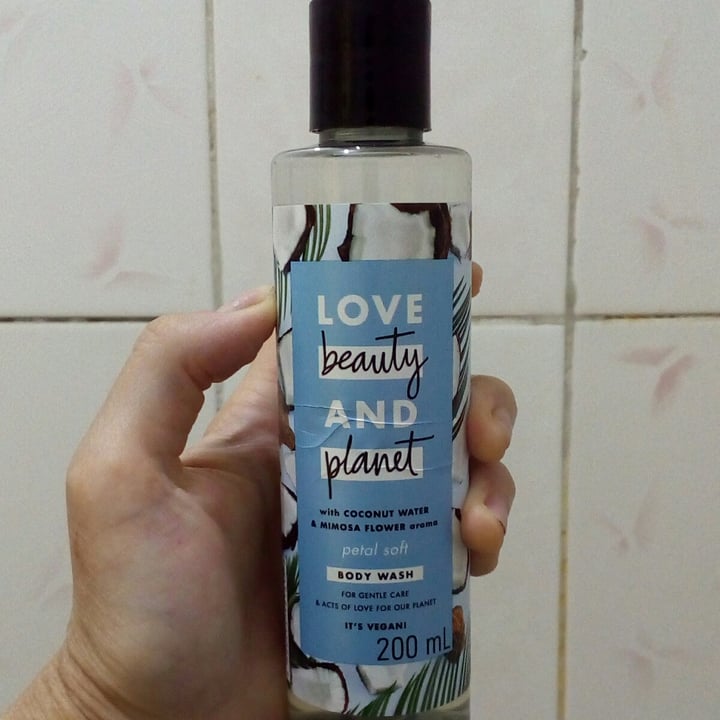 photo of Love Beauty and Planet Coconut Water & Mimosa Flower Body Wash shared by @kharismael on  29 Aug 2020 - review