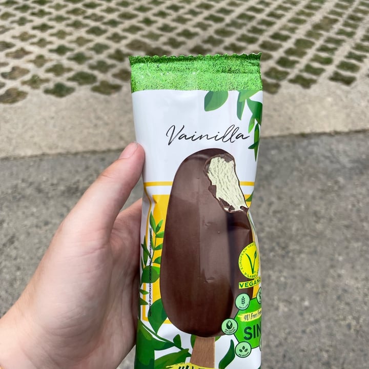 photo of 4U Free From Bombón de vainilla y chocolate shared by @nu083 on  12 Jun 2022 - review