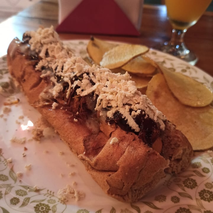 review photo of Vegano Flor de Loto Perro caliente shared by @vtopia on 15 Apr 2022 - review