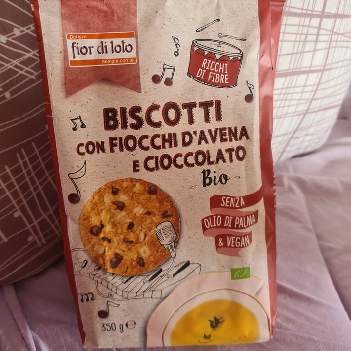 photo of Fior di Loto Biscotti Con Fiocchi D’avena E Cioccolato shared by @mikey123 on  03 Nov 2022 - review
